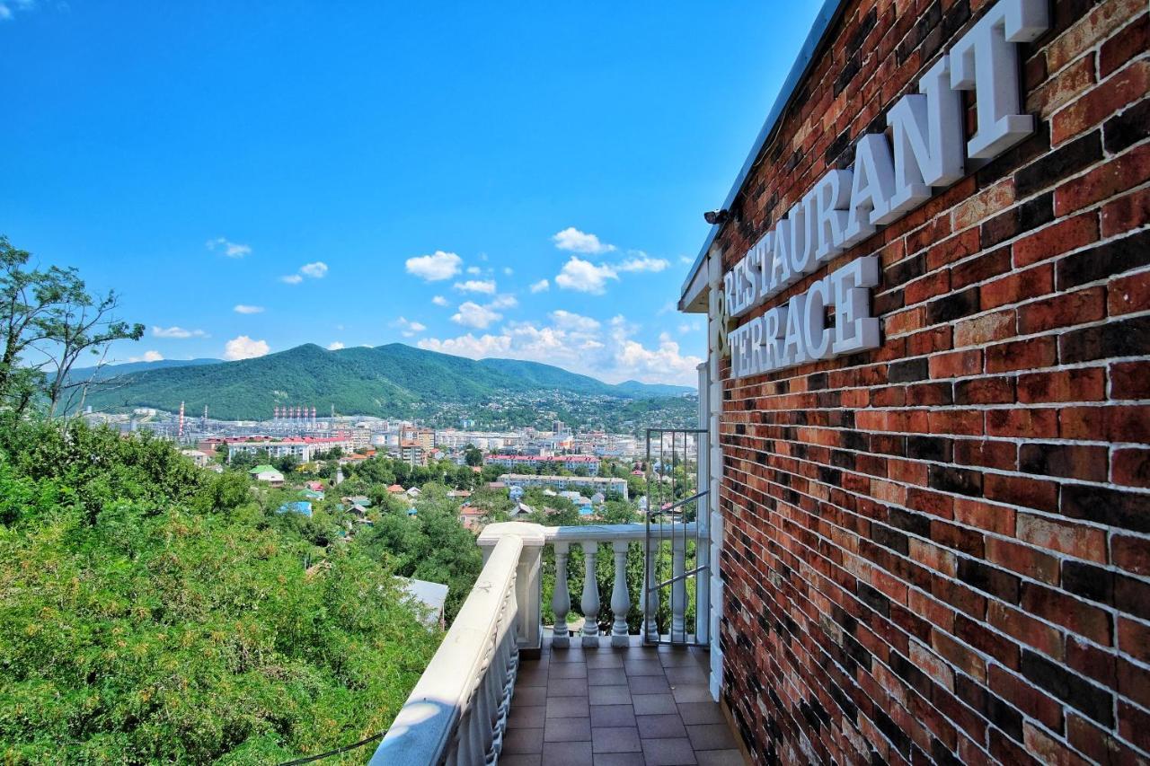 Rosa Del Viento Hotel Tuapse Exterior photo